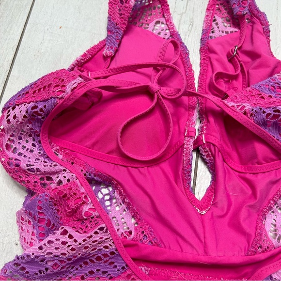 Becca Women’s One Piece Swimsuit Crochet Pink Purple Size L Mesh Sheer - Picture 6 of 9